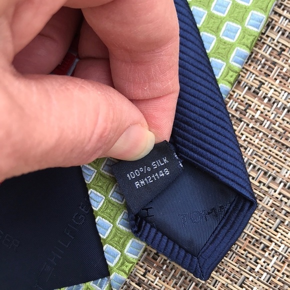 💚 Tommy Hilfiger Designer Tie Red Green Nautical - Picture 7 of 8